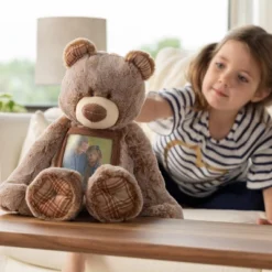 DEMDACO Here To Hug Bear -Stuffed Toys Store GUEST c753a0cd 362a 4020 b011 ad156179b85c